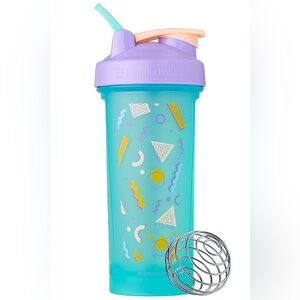 NWT Blender Bottle Teal 90s Collection 28 Oz